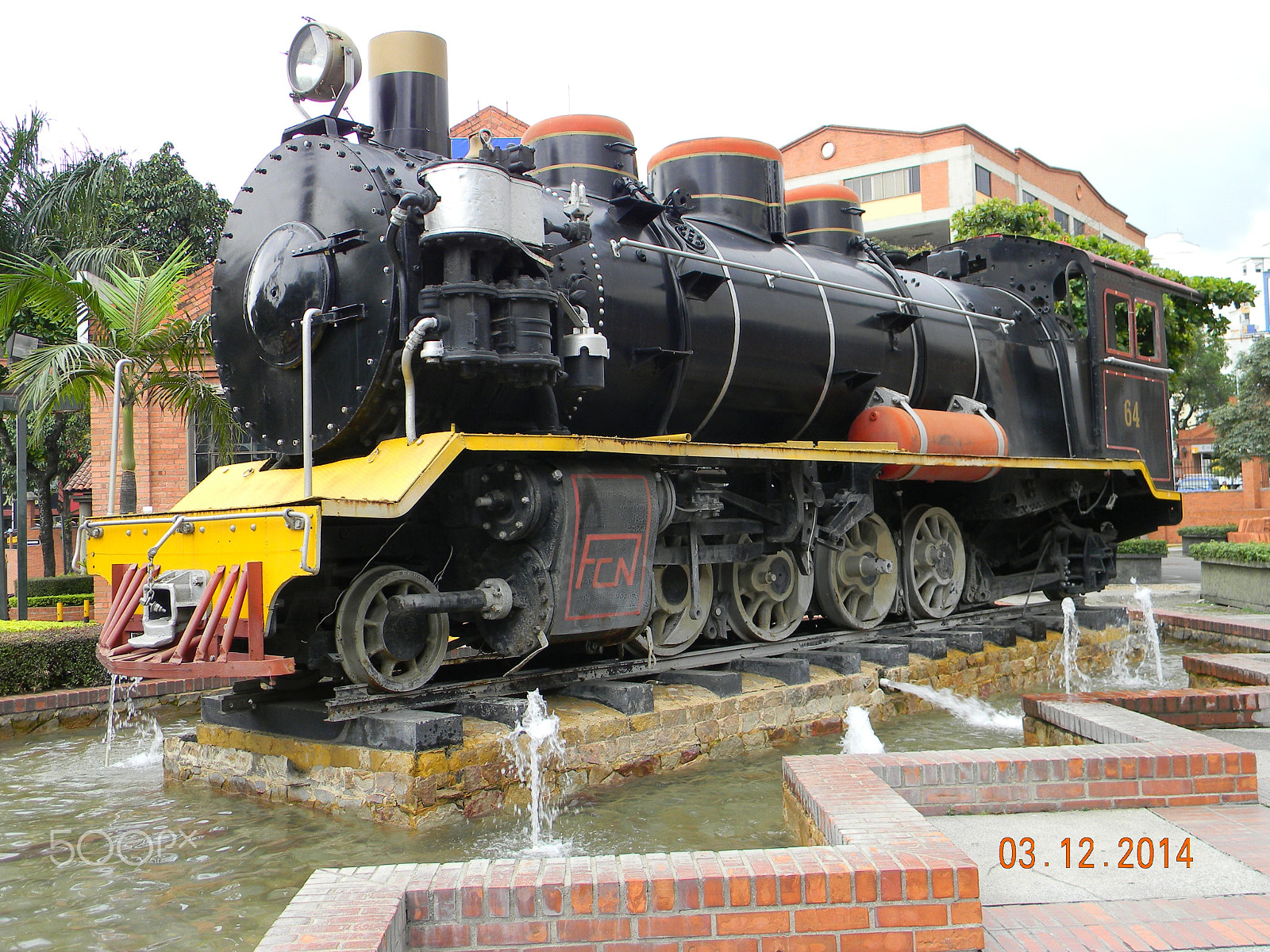 Nikon Coolpix L110 sample photo. Locomotive at chipichape, cali, colombia photography