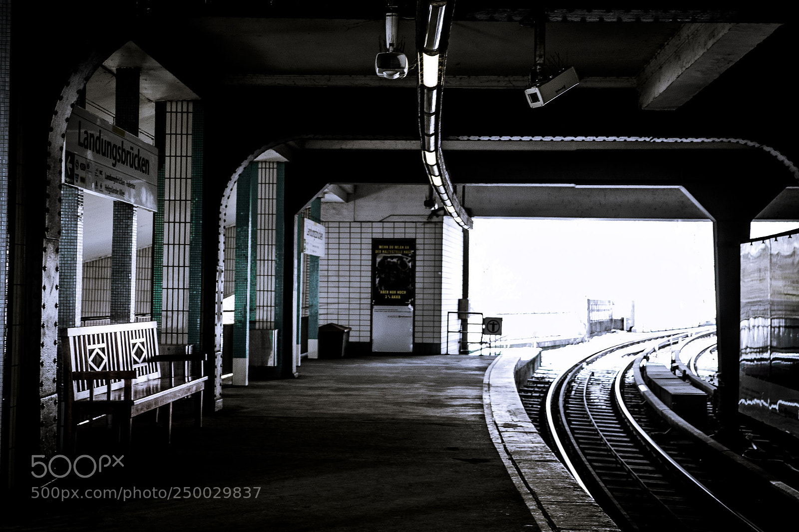 Fujifilm X-E2 sample photo. Hamburger u bahn photography