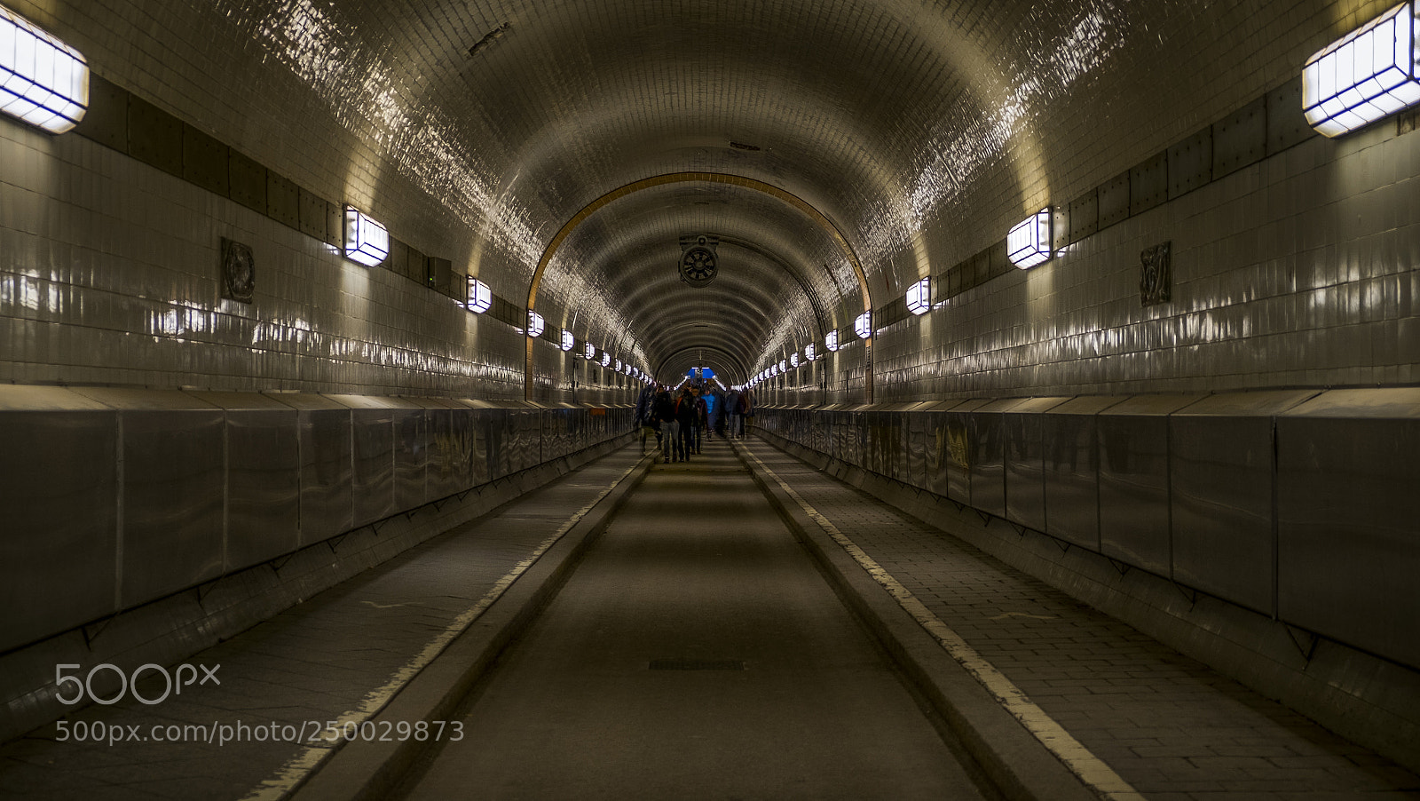 Fujifilm X-E2 sample photo. Hamburger elbtunnel photography