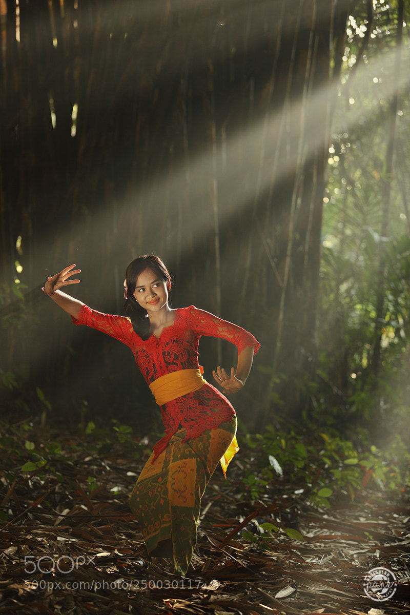 Canon EOS 5DS R sample photo. Balinese girl photography