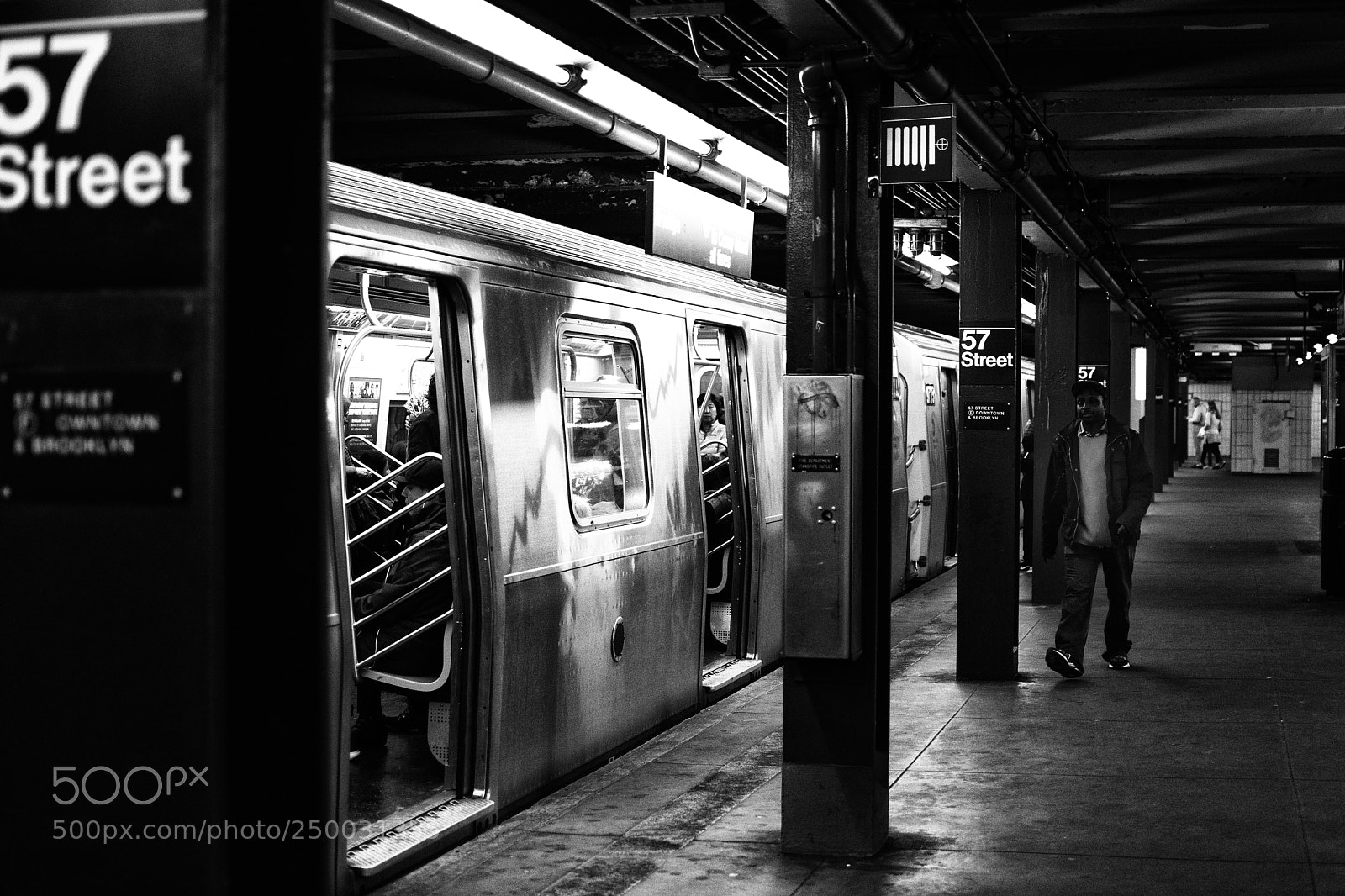 Nikon D3300 sample photo. 57th street subway photography