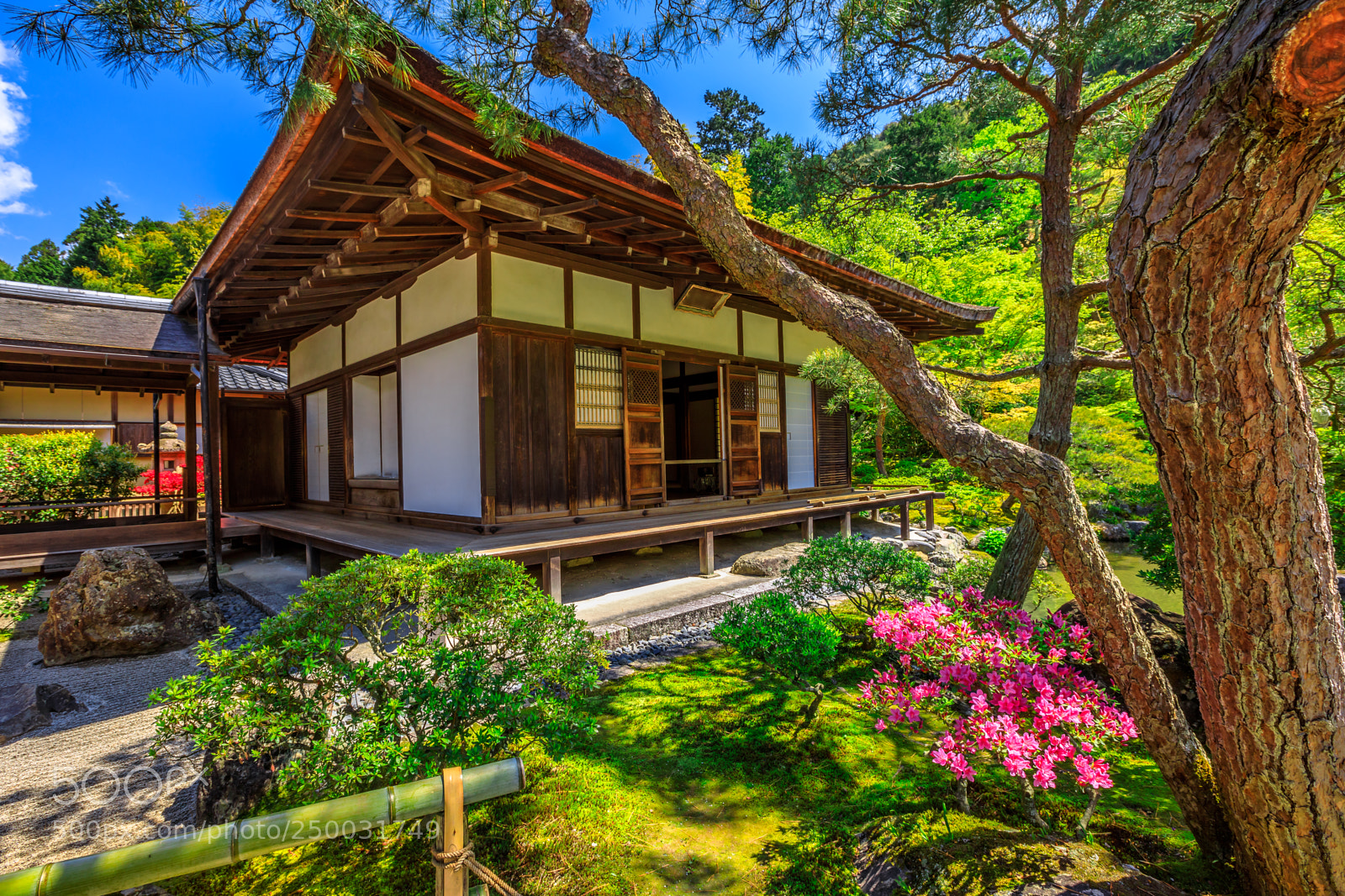 Canon EOS 5D Mark IV sample photo. Ginkakuji kannon hall photography