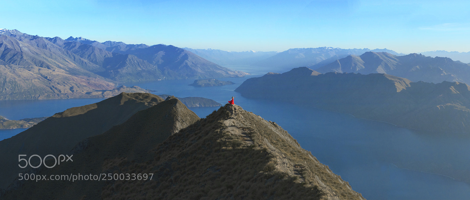 Sony a7 II sample photo. Dancing at roys peak photography