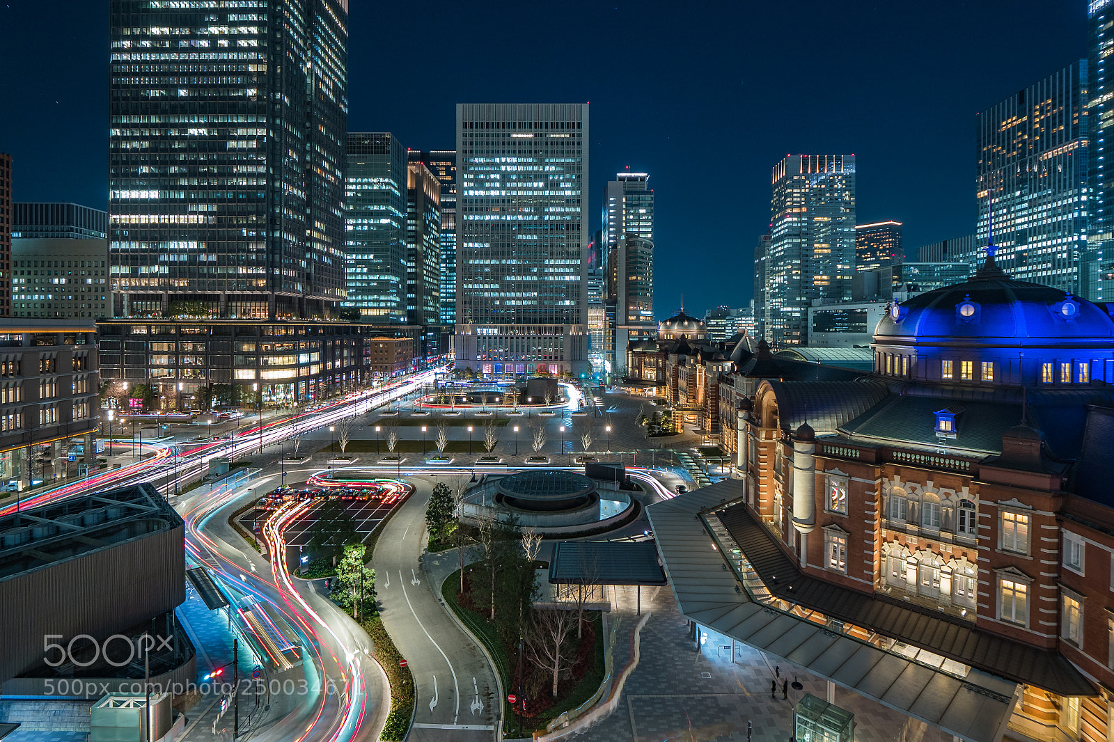 Olympus PEN-F sample photo. Tokyo station｜東京車站 photography