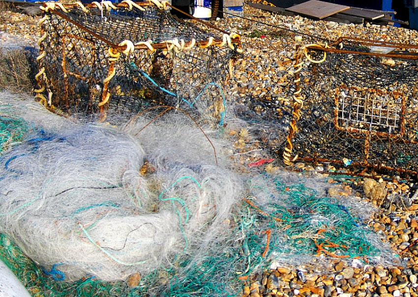 HP PHOTOSMART R927  (V01.00) sample photo. Fishermens' baskets, net & twine photography