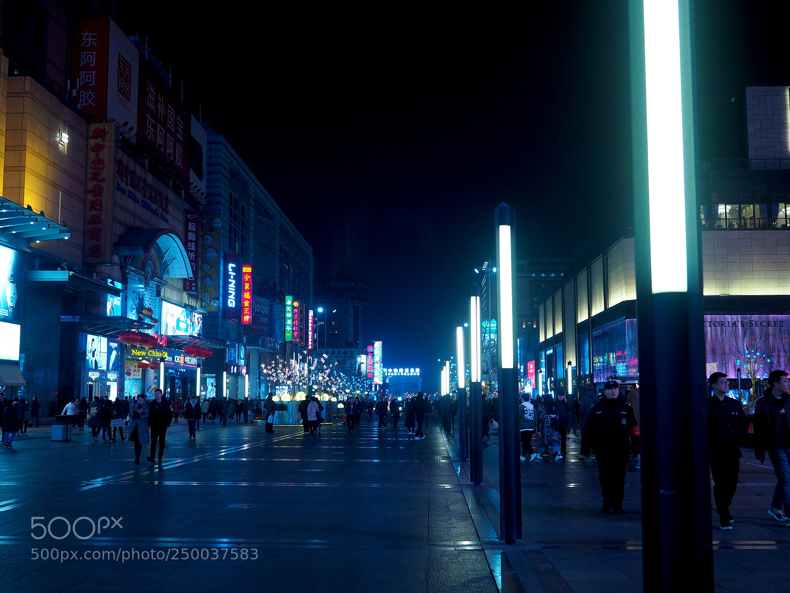 Olympus OM-D E-M5 II sample photo. Neo beijing photography