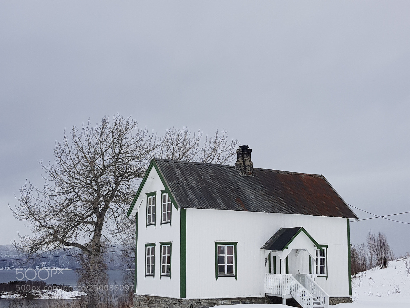 Samsung Galaxy S8 sample photo. An old norwegian house photography