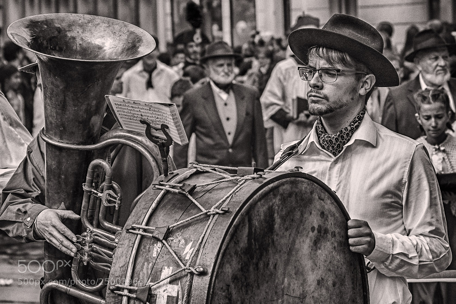 Canon EOS 7D Mark II sample photo. Street music photography