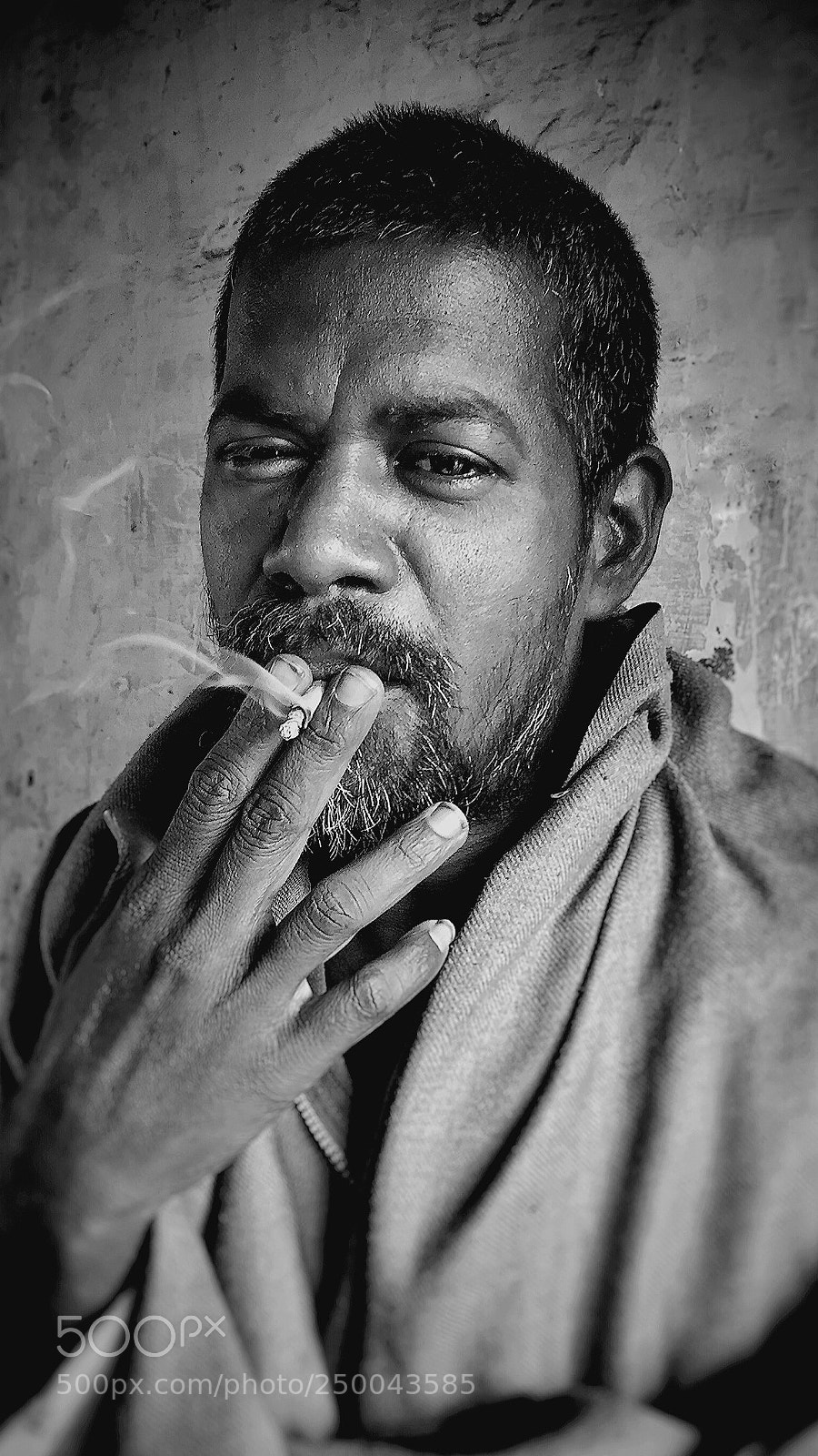 Apple iPhone 6 sample photo. Smoking man by iphone photography