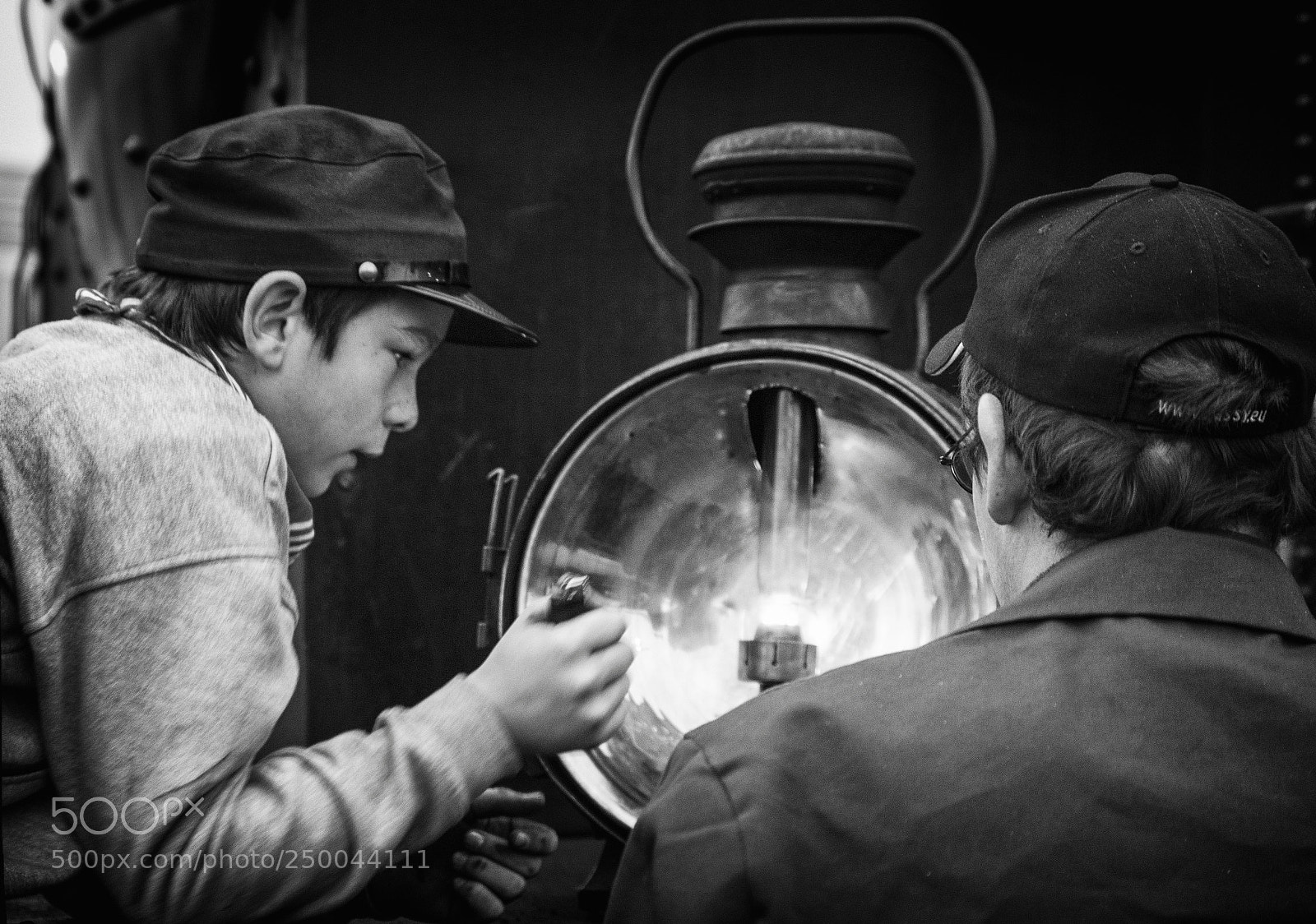 Nikon D7100 sample photo. Lighting the lantern photography