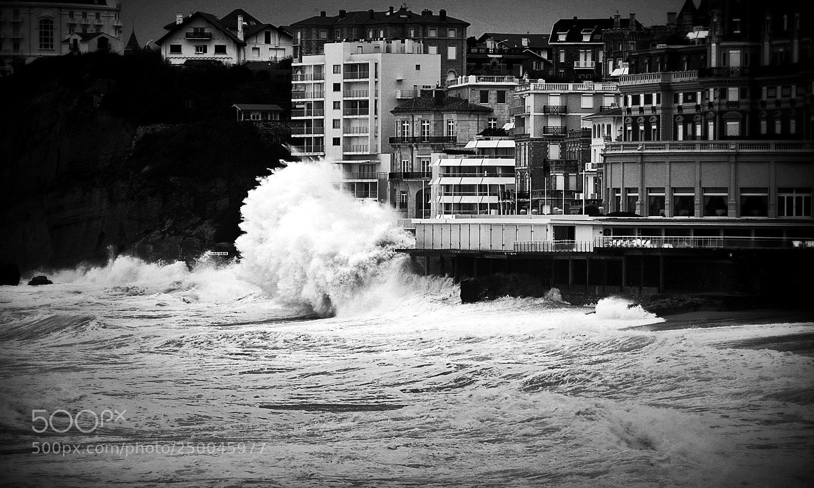 Canon EOS 5D Mark II sample photo. Wave crashing on biarritz photography