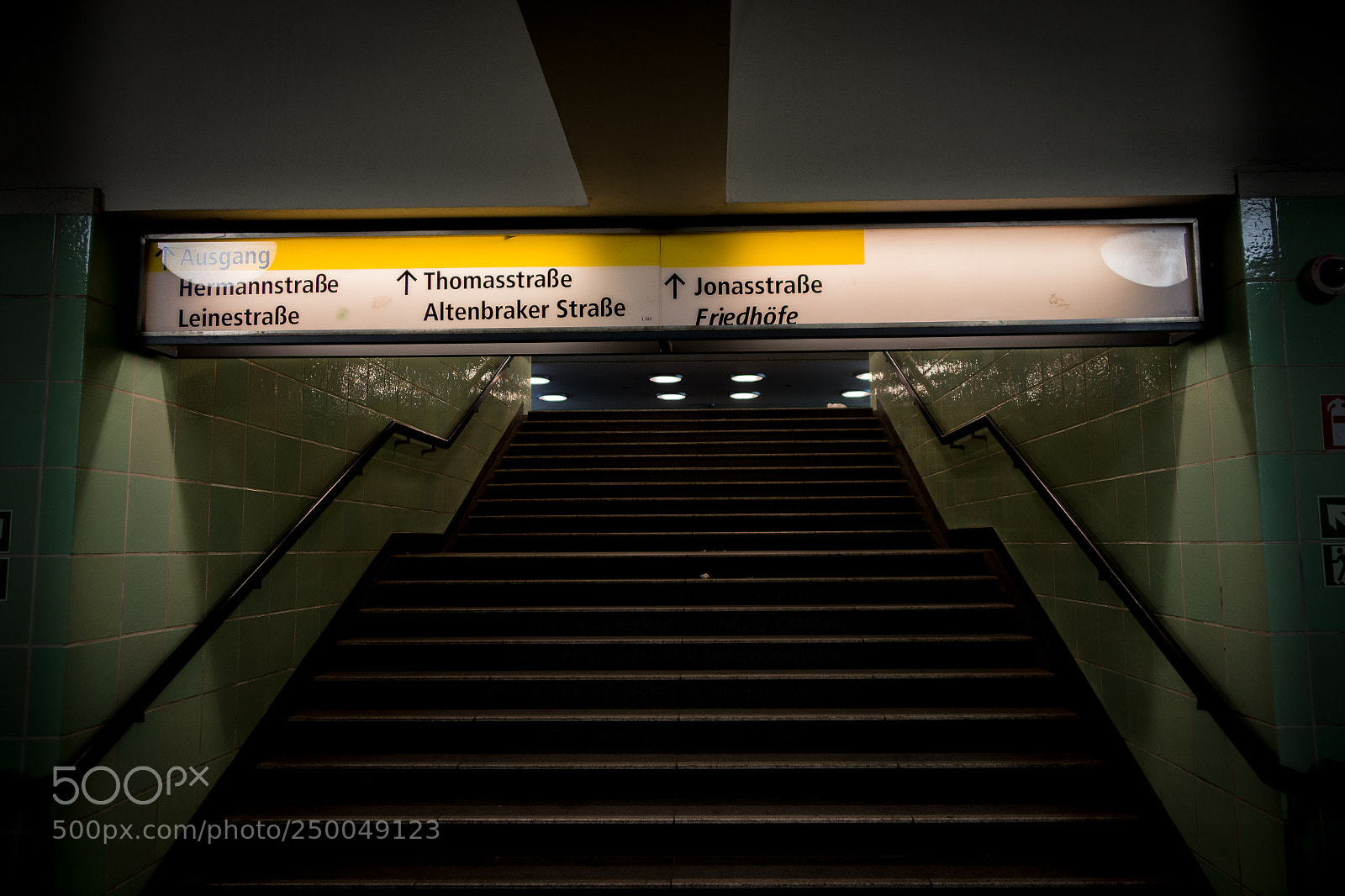 Sony Cyber-shot DSC-RX100 III sample photo. Exit photography