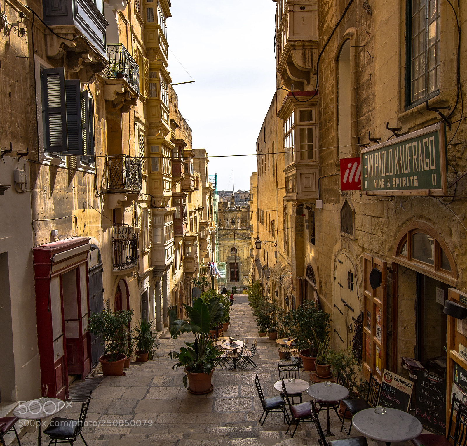 Sony SLT-A58 sample photo. Streets of valetta photography