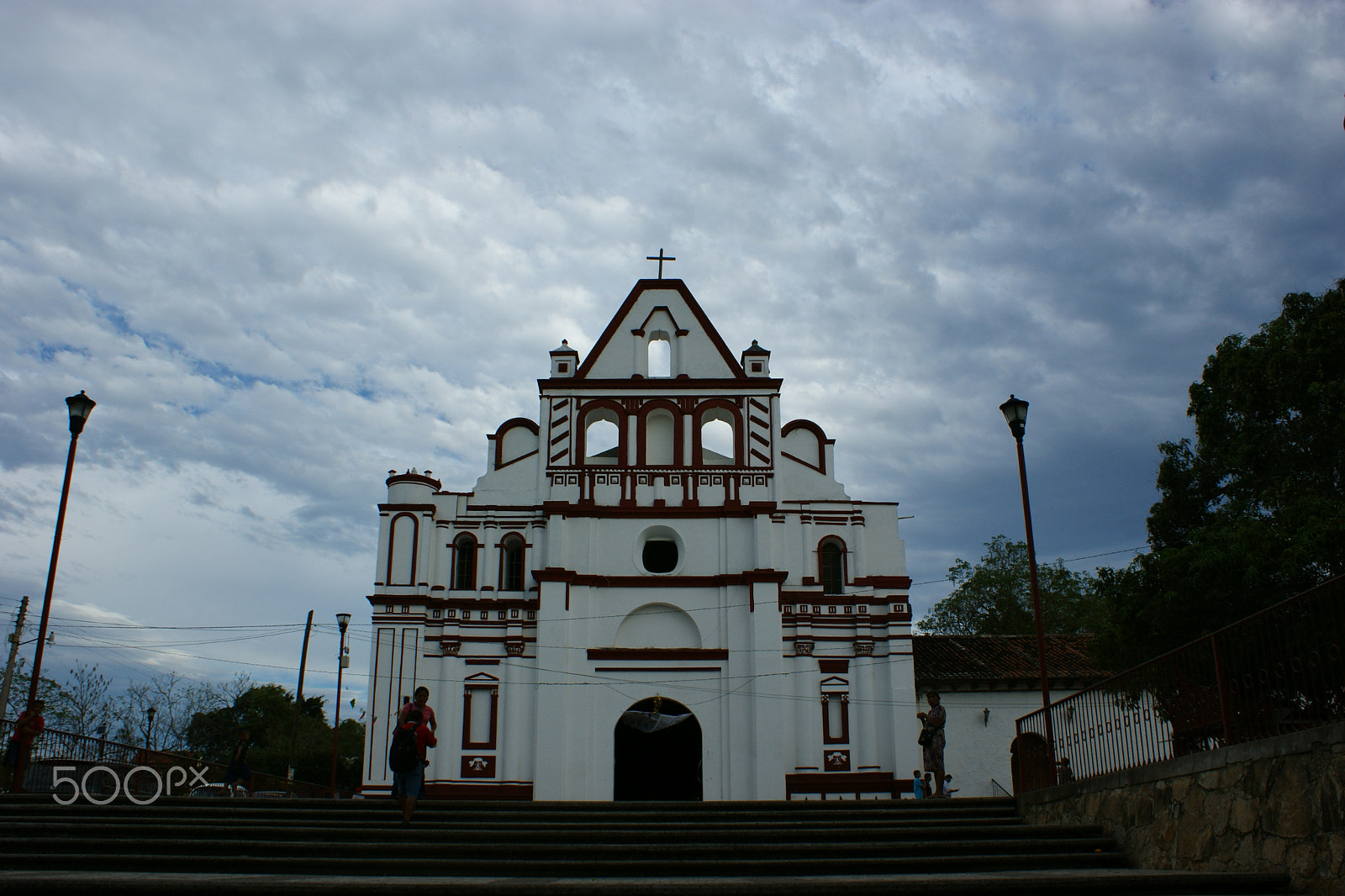 Sony DT 18-70mm F3.5-5.6 sample photo. Church at chiapa de corzo photography