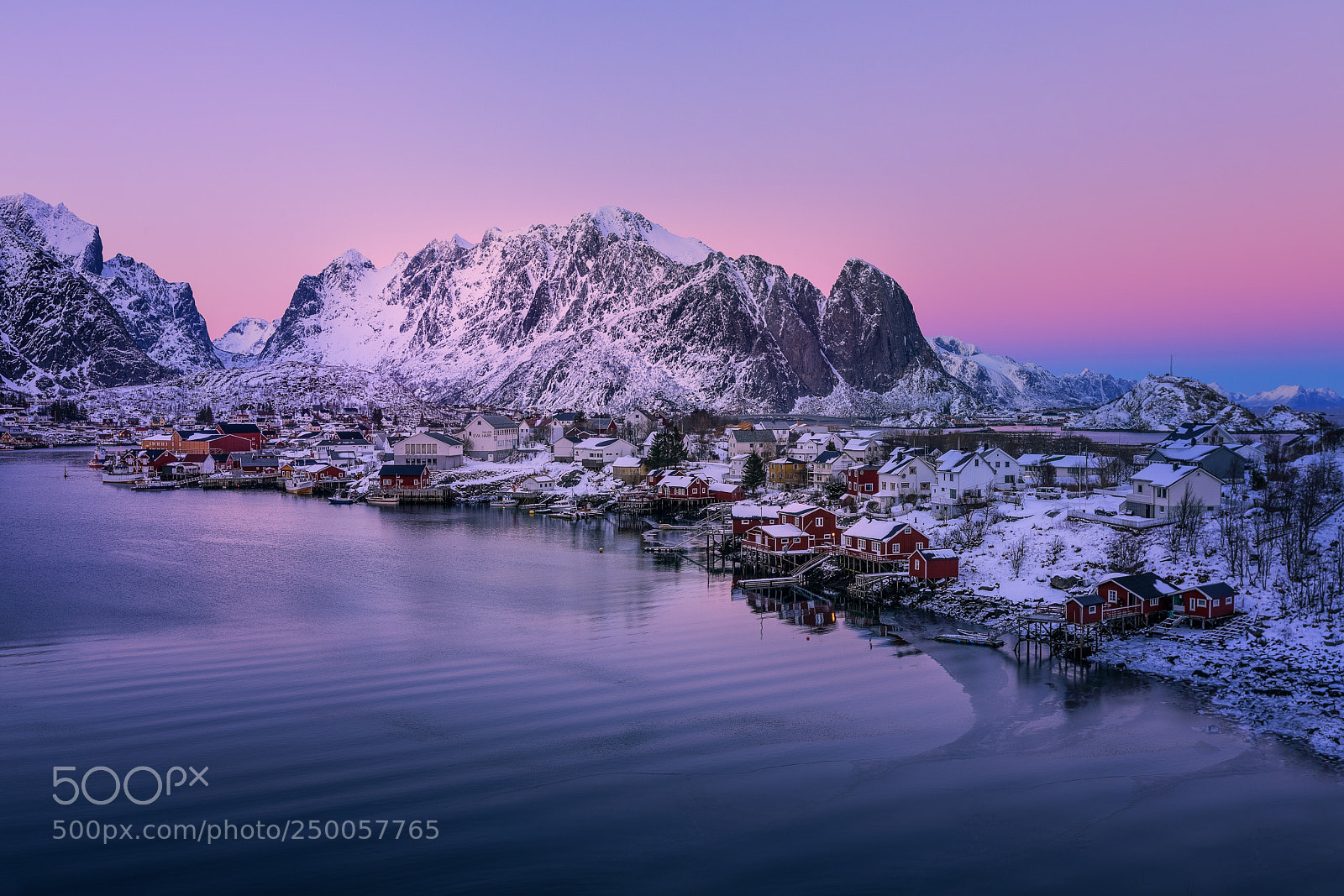 Canon EOS 5D Mark IV sample photo. Arctic glow photography