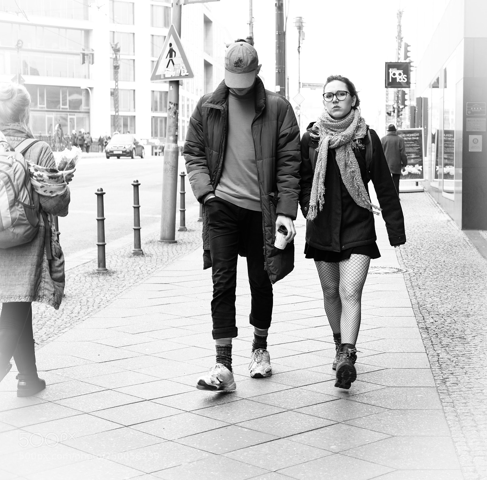 Fujifilm X-Pro2 sample photo. Walking photography