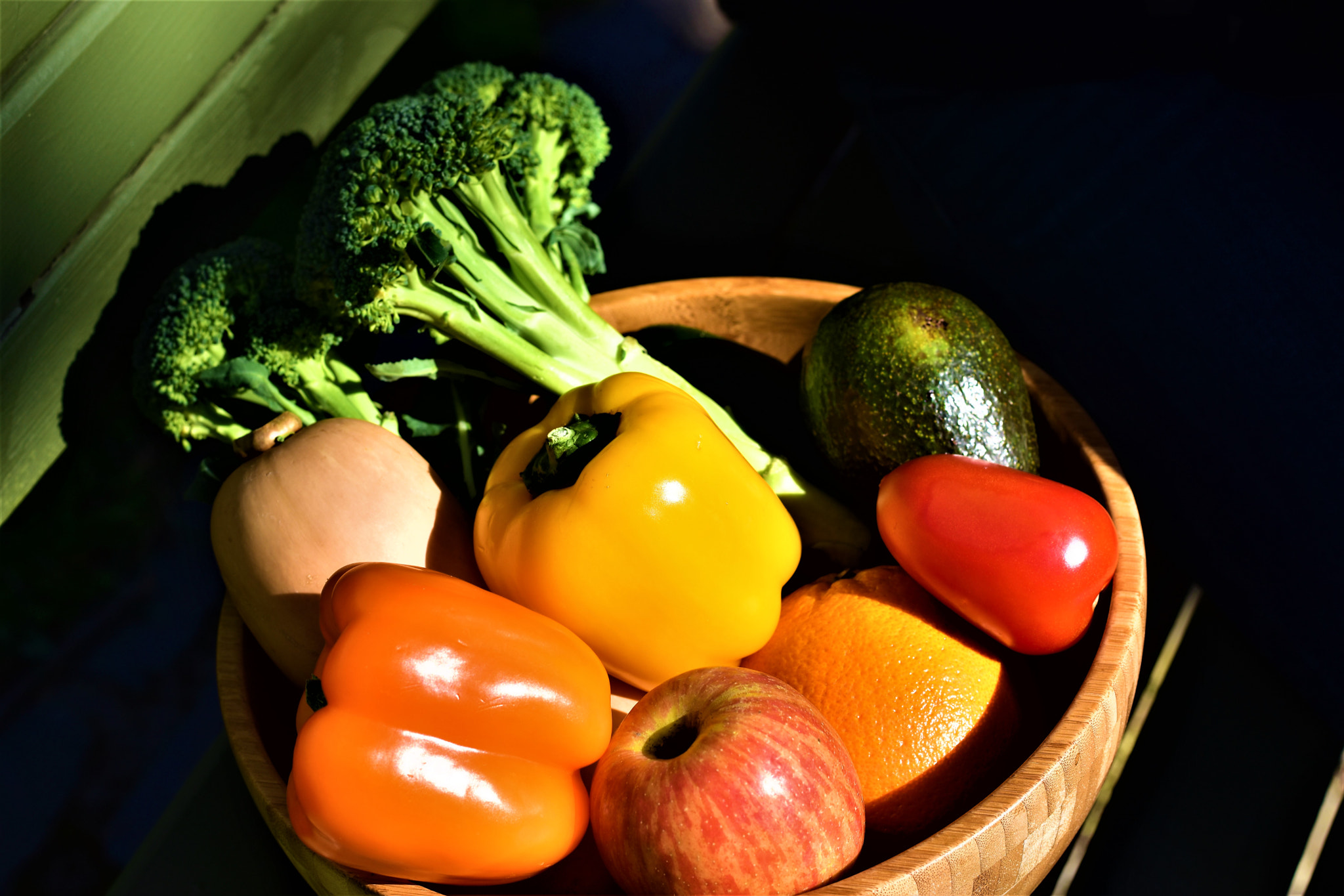Nikon D5500 + Nikon AF-S Nikkor 50mm F1.8G sample photo. Bowl with vegetables and fruits photography
