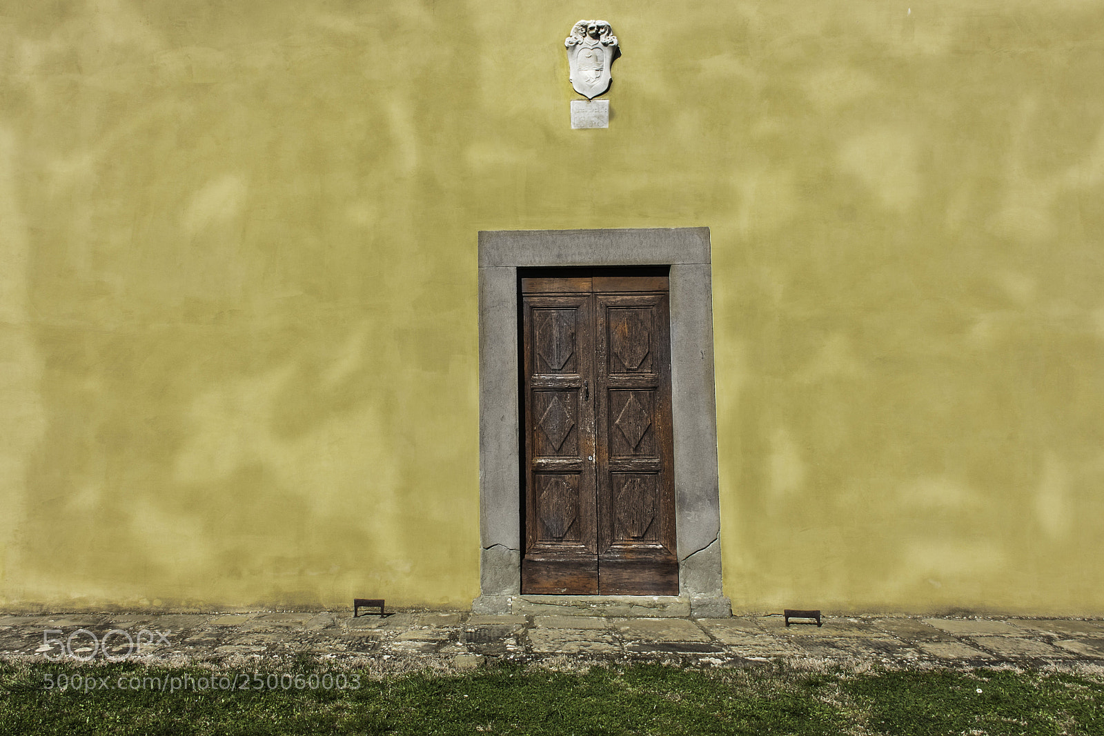 Canon EOS 450D (EOS Rebel XSi / EOS Kiss X2) sample photo. Volpaia porta chiesa photography