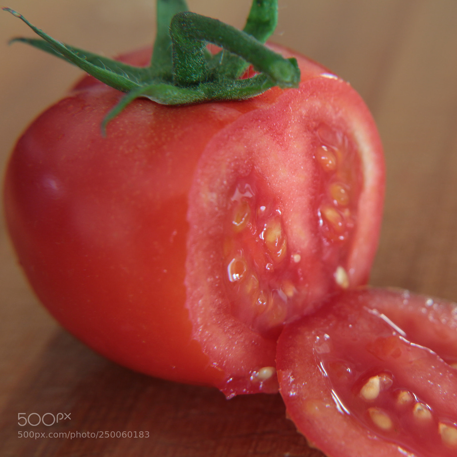 Canon EOS 700D (EOS Rebel T5i / EOS Kiss X7i) sample photo. Tomato photography