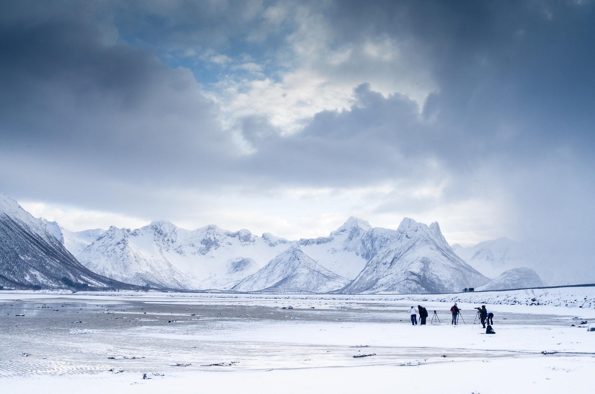 Leica X-E (TYP 102) sample photo. The photographers in the snow photography