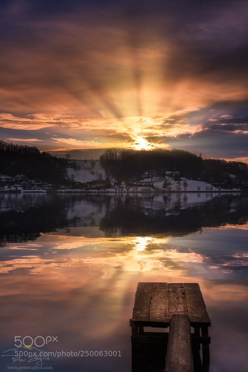 Nikon D810 sample photo. Over the peer photography