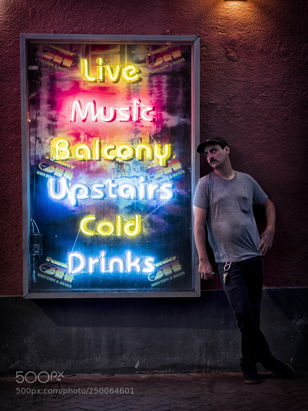 Olympus PEN-F sample photo. Live music cold drinks photography