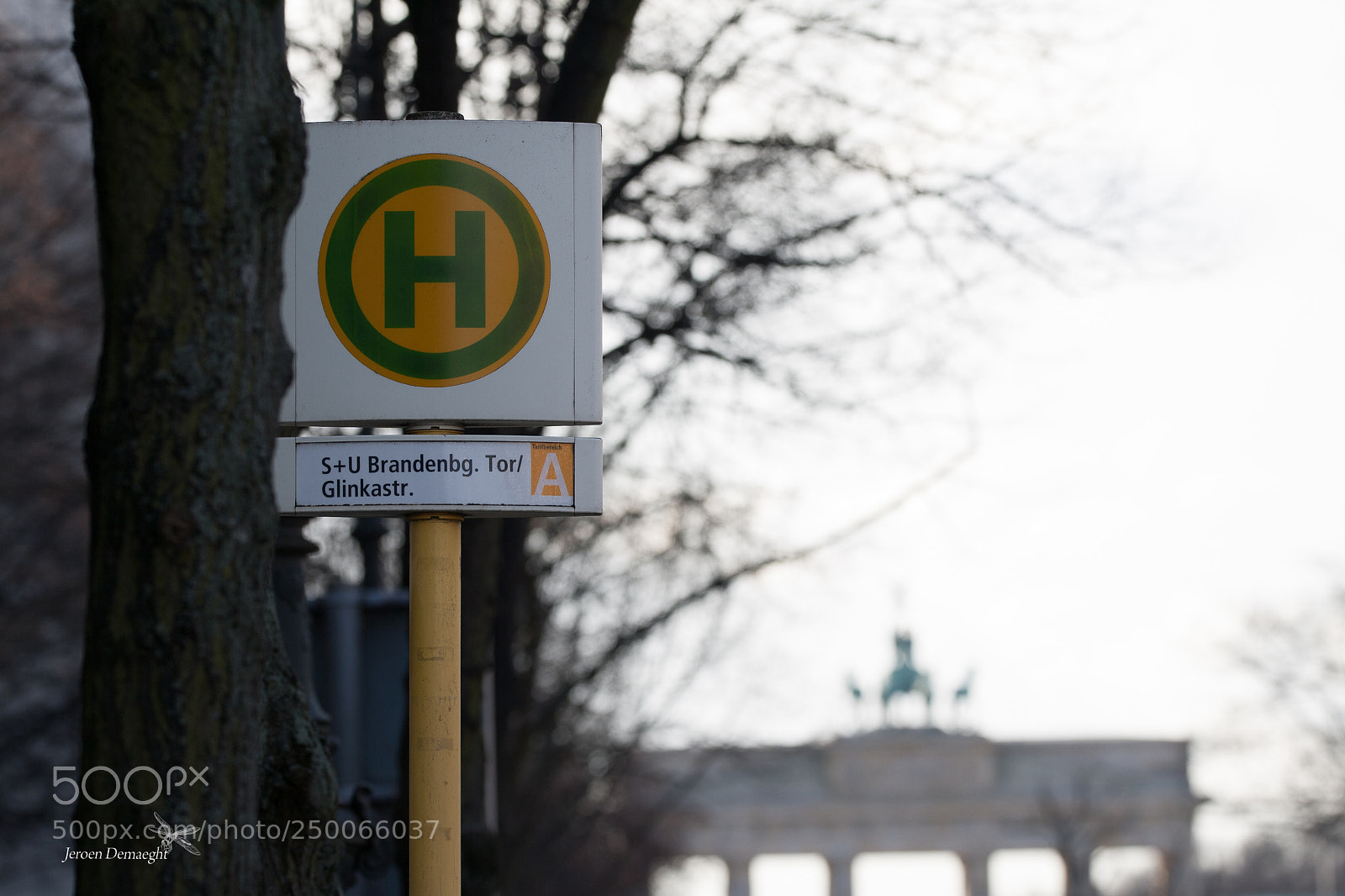 Canon EOS 1000D (EOS Digital Rebel XS / EOS Kiss F) sample photo. Next stop: brandenburger tor photography