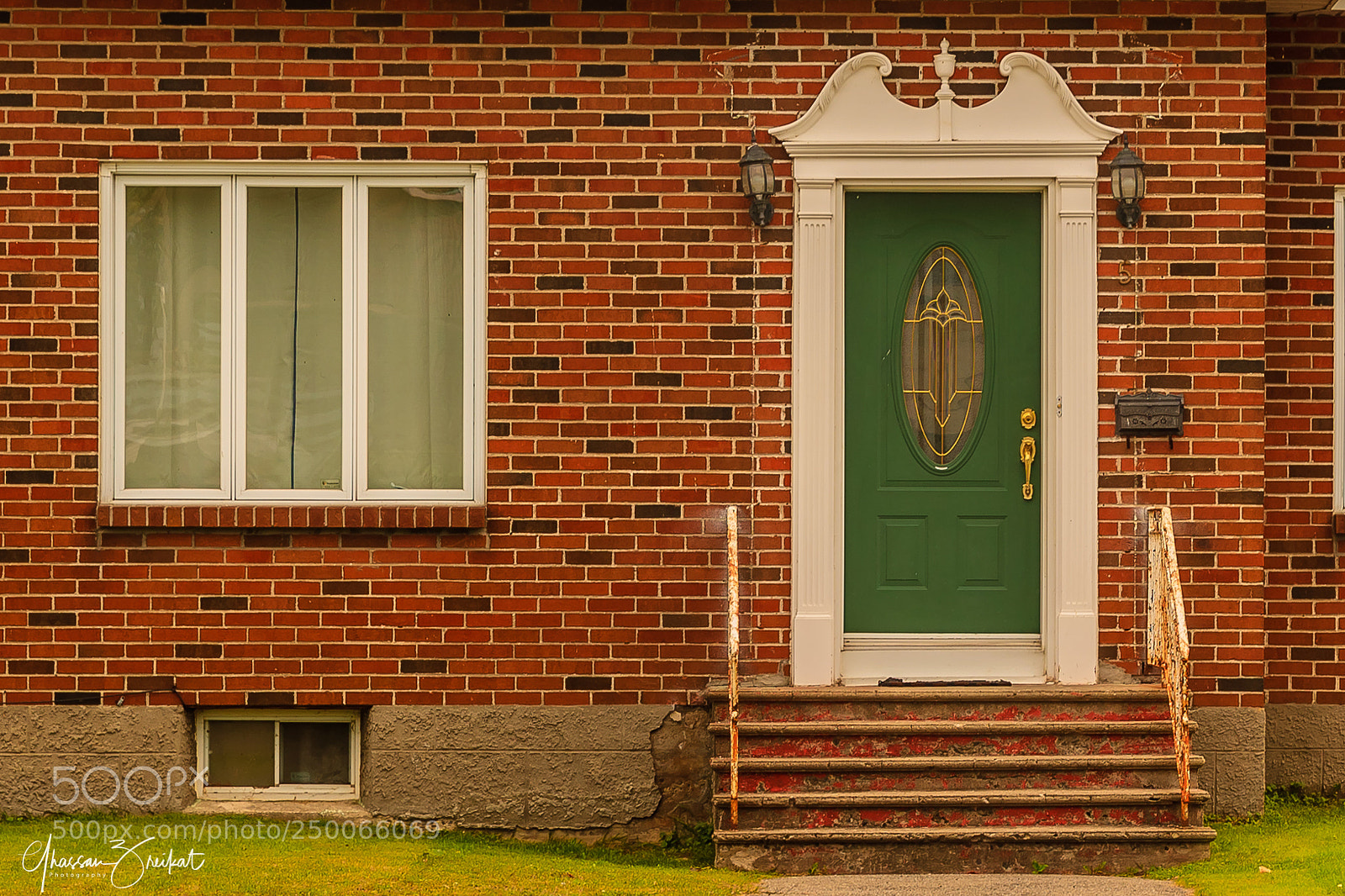 Canon EOS-1D X Mark II sample photo. Behind the door photography