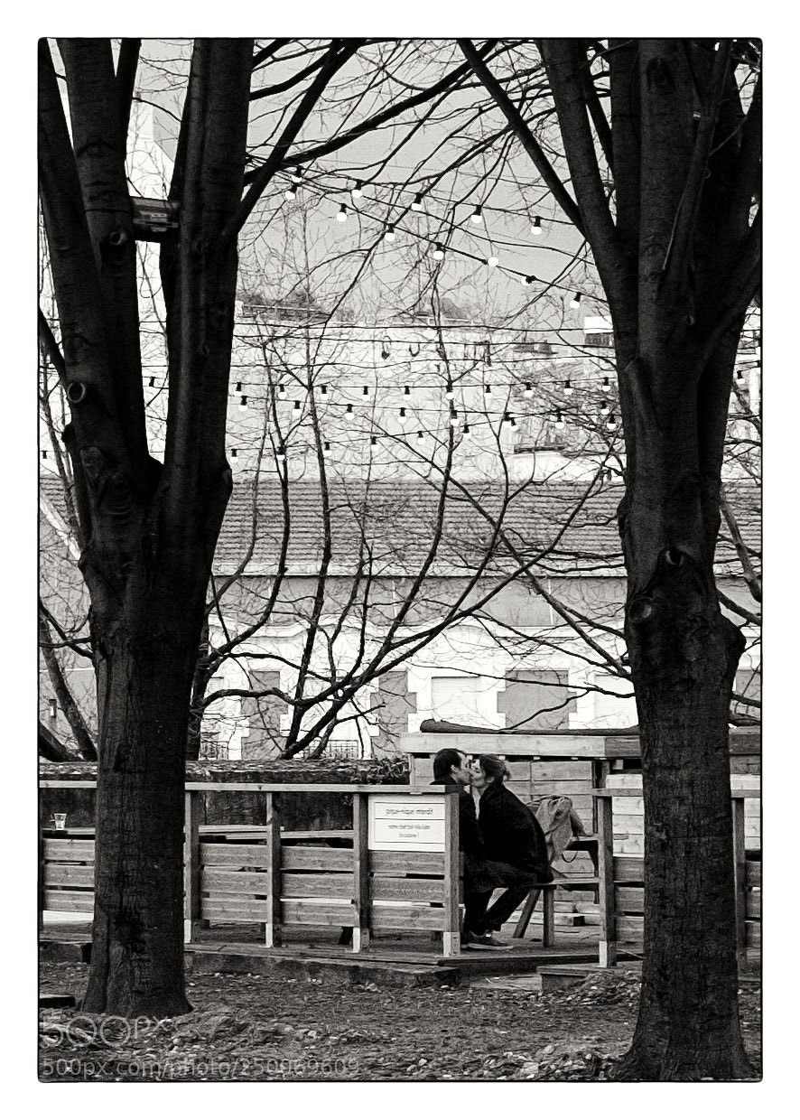 Fujifilm X100F sample photo. Lovers photography