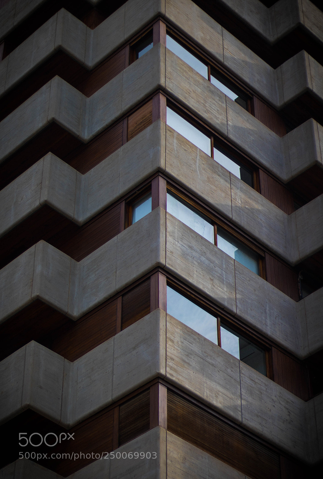 Canon EOS 750D (EOS Rebel T6i / EOS Kiss X8i) sample photo. Building photography