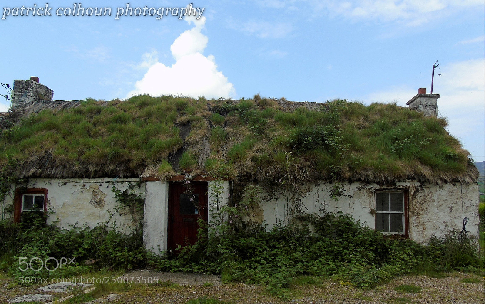 Sony Cyber-shot DSC-H400 sample photo. Abandoned thatched cottage photography