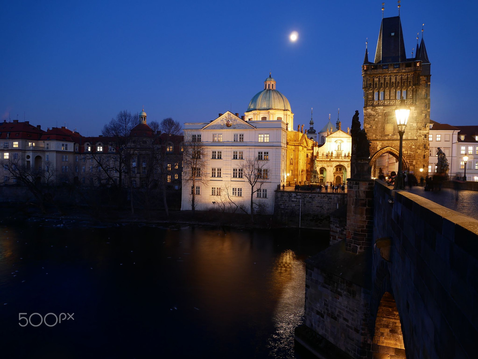 Panasonic Lumix DMC-G85 (Lumix DMC-G80) sample photo. Charles bridge at night photography