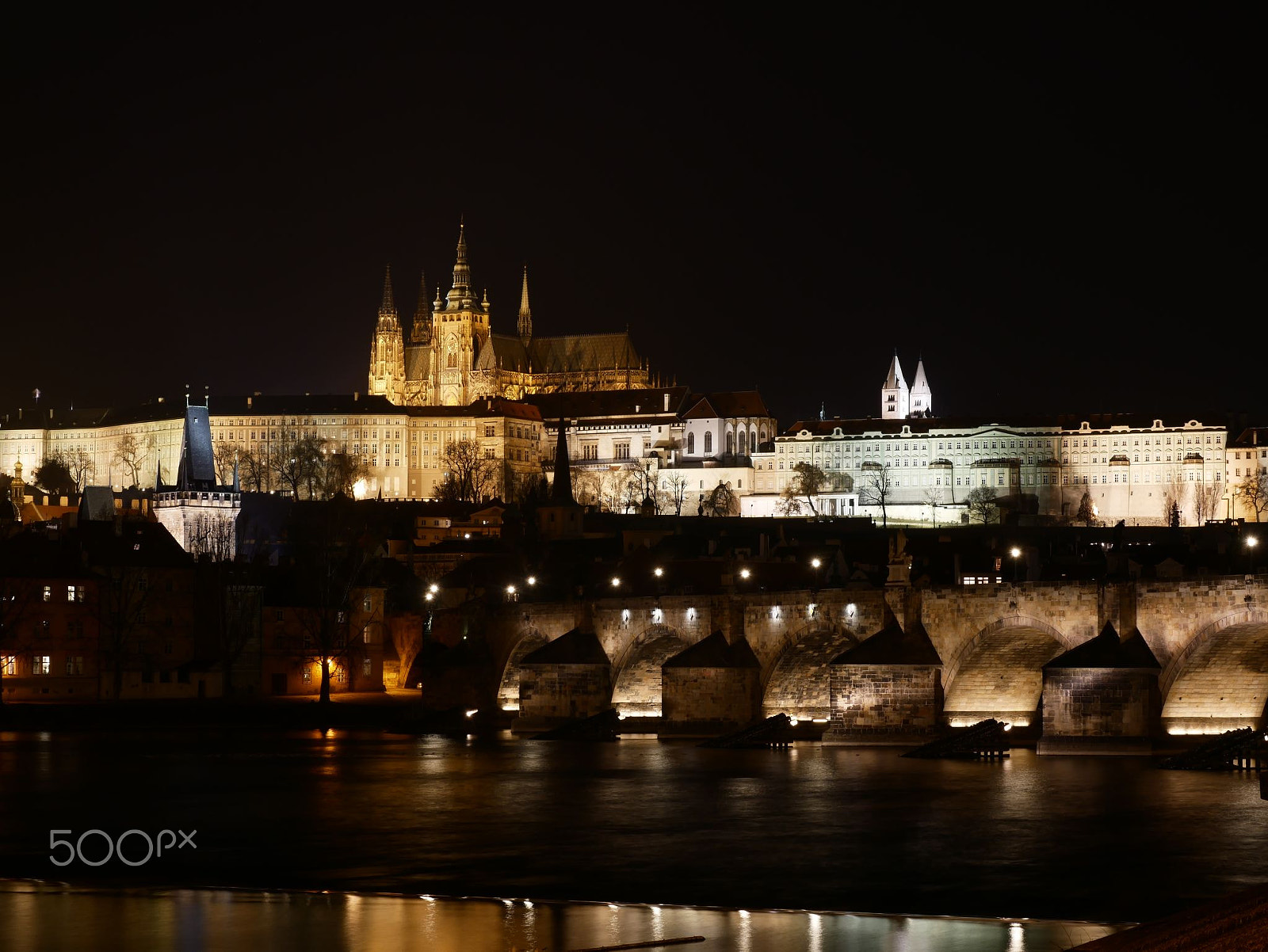 Panasonic Lumix DMC-G85 (Lumix DMC-G80) sample photo. Hradčany at night photography