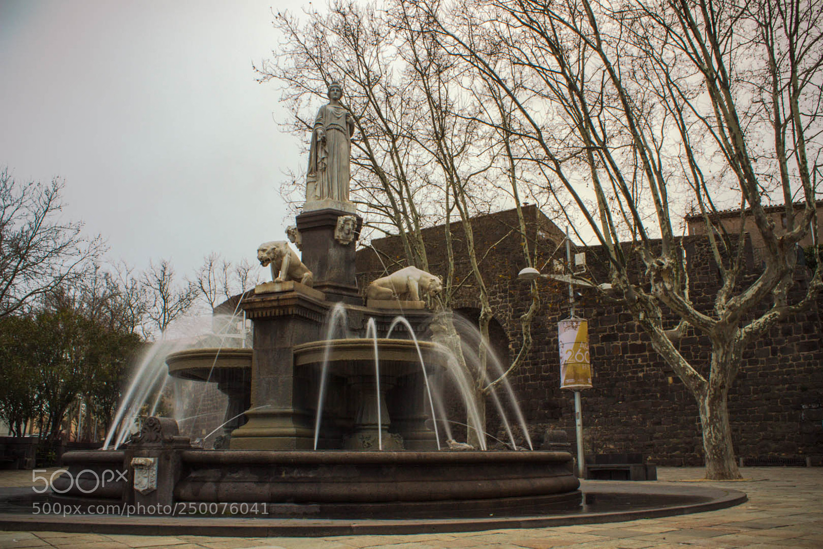Canon EOS 600D (Rebel EOS T3i / EOS Kiss X5) sample photo. Square la belle agathoise photography