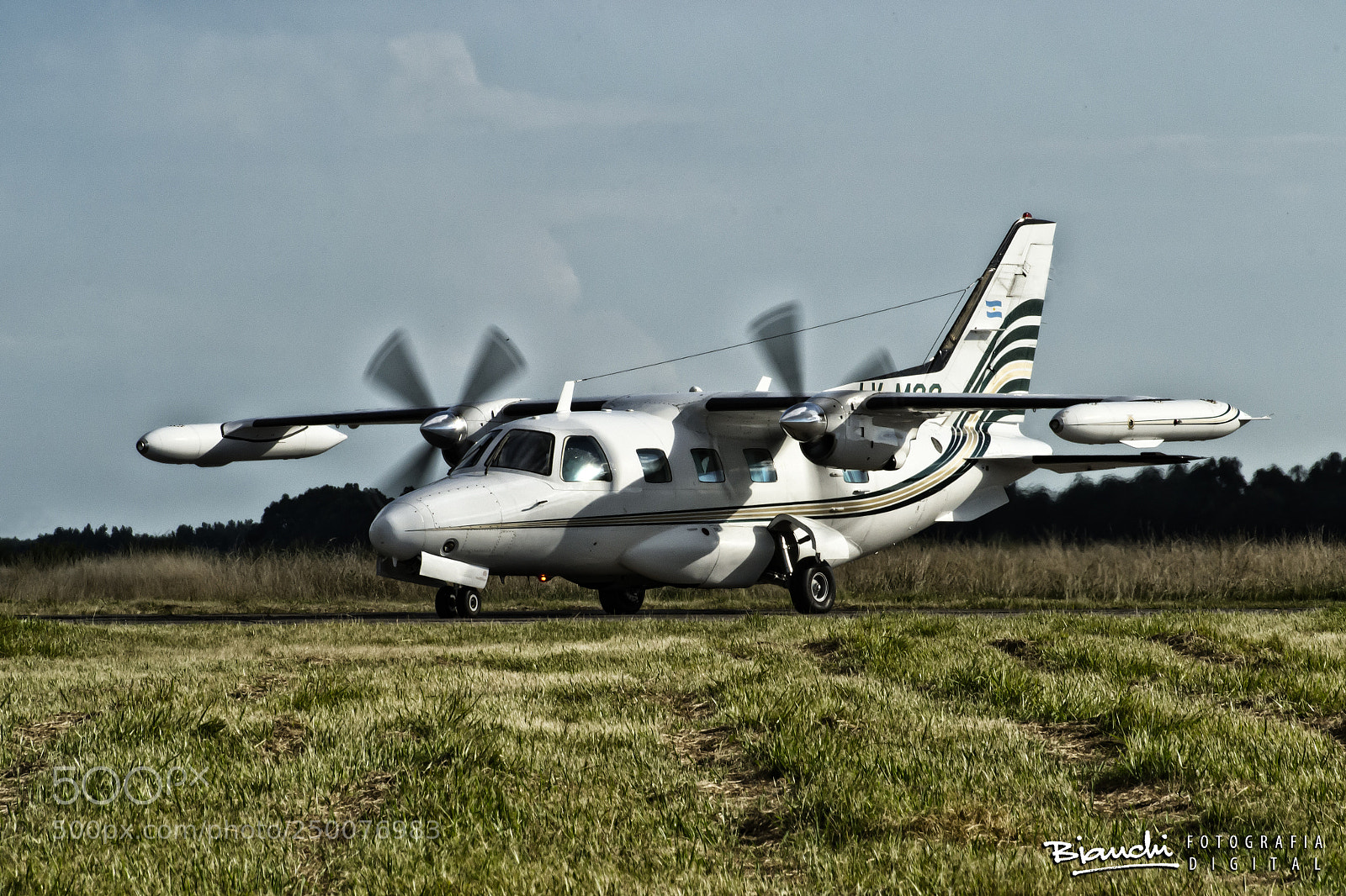 Nikon D3100 sample photo. Mitsubishi mu-2 in the photography