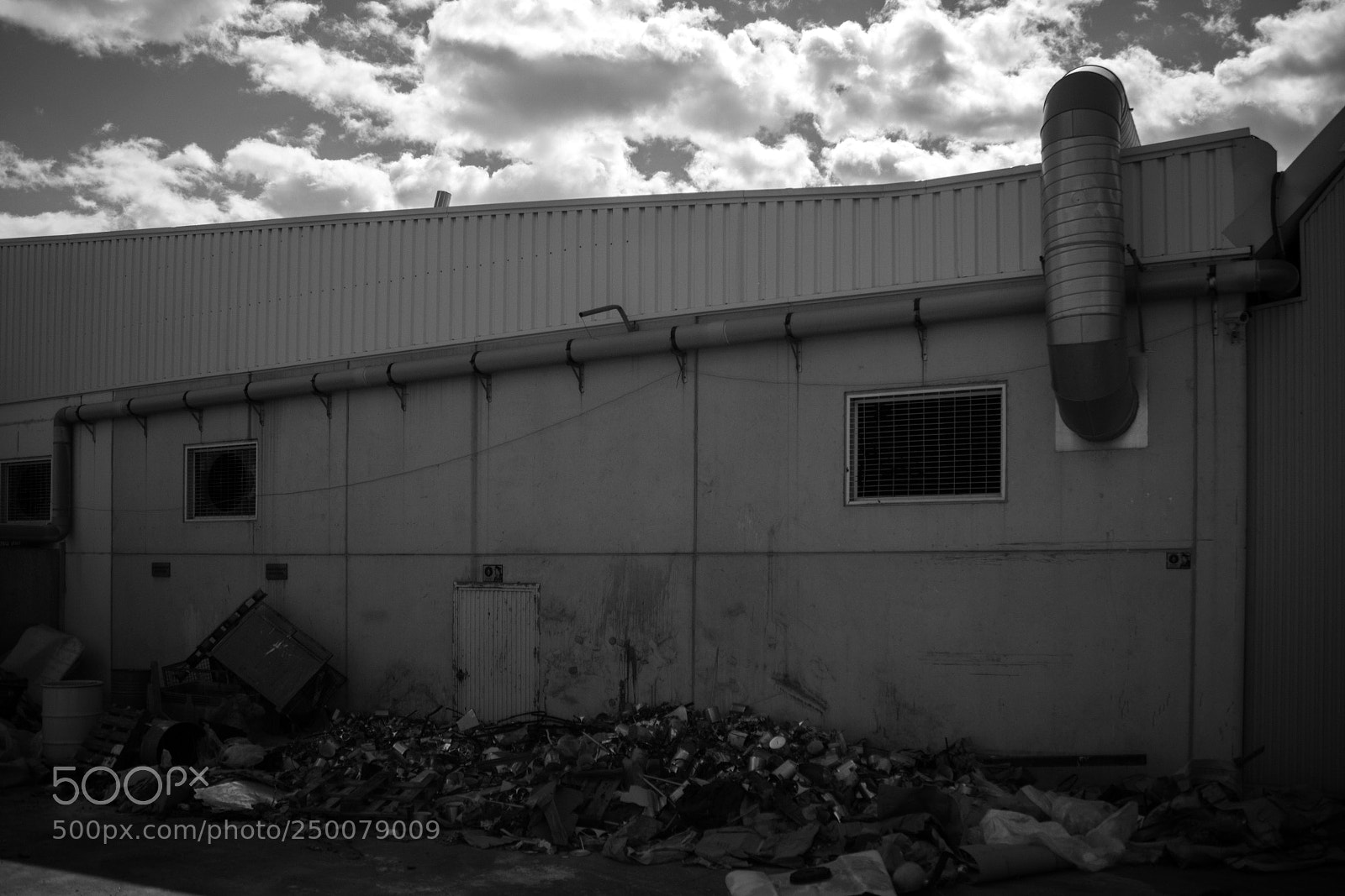 Canon EOS 750D (EOS Rebel T6i / EOS Kiss X8i) sample photo. Industry photography