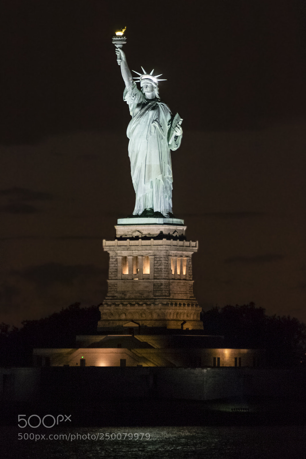 Nikon D3100 sample photo. Statue of liberty photography