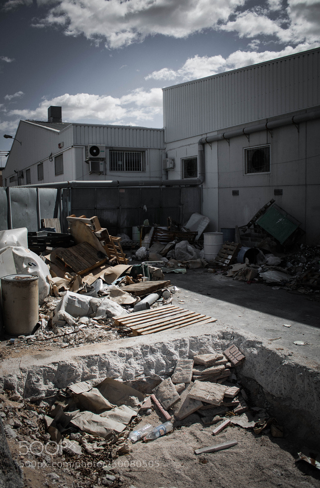 Canon EOS 750D (EOS Rebel T6i / EOS Kiss X8i) sample photo. Factory photography