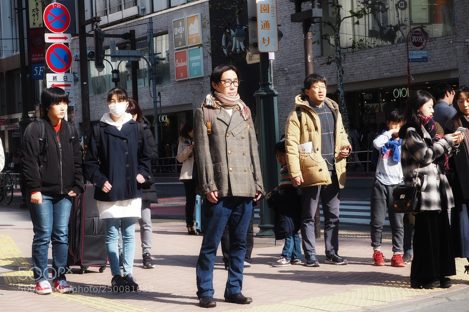 Olympus PEN E-PL7 sample photo. Against the world photography
