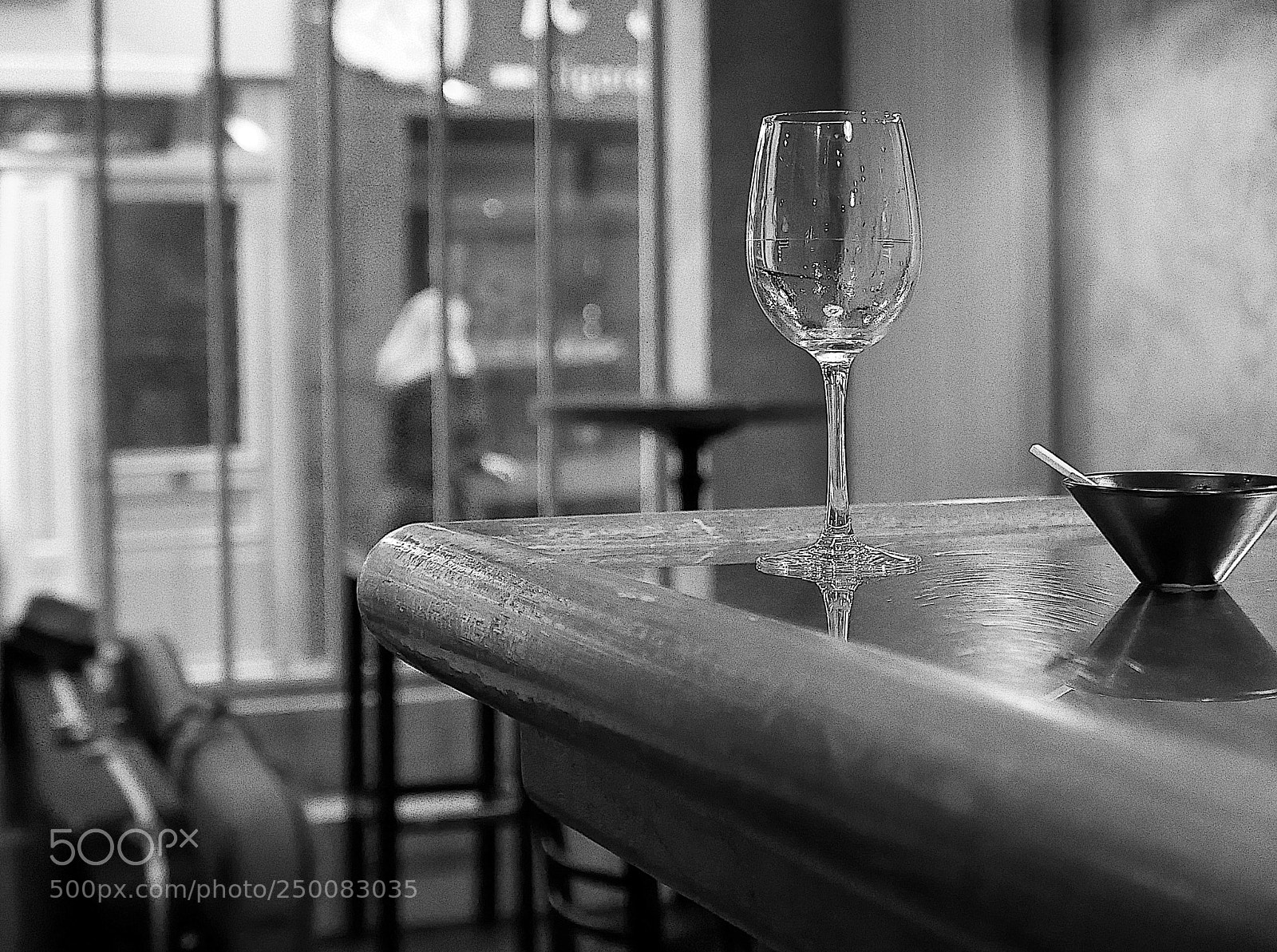 Leica D-Lux (Typ 109) sample photo. Wine and music photography