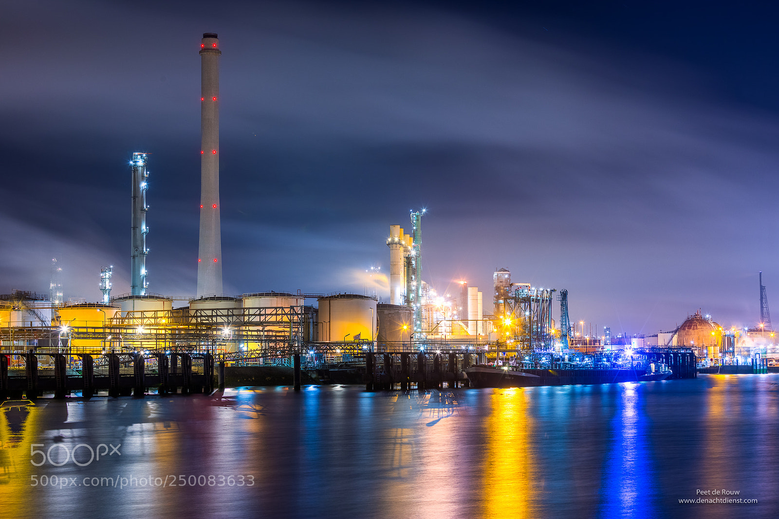 Canon EOS 5D Mark IV sample photo. Industrial nightshot photography