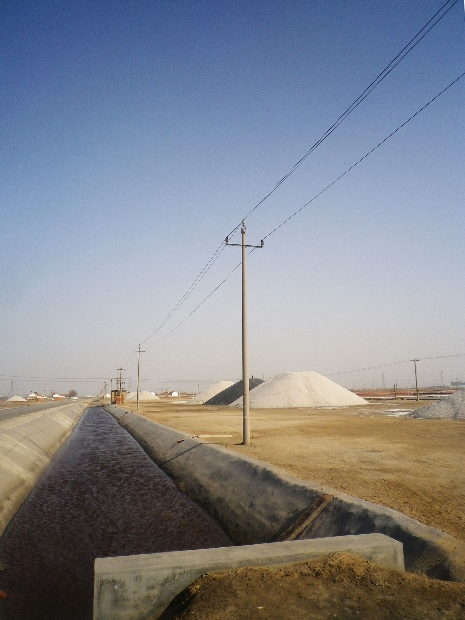 Pentax Optio H90 sample photo. Salt plugs photography