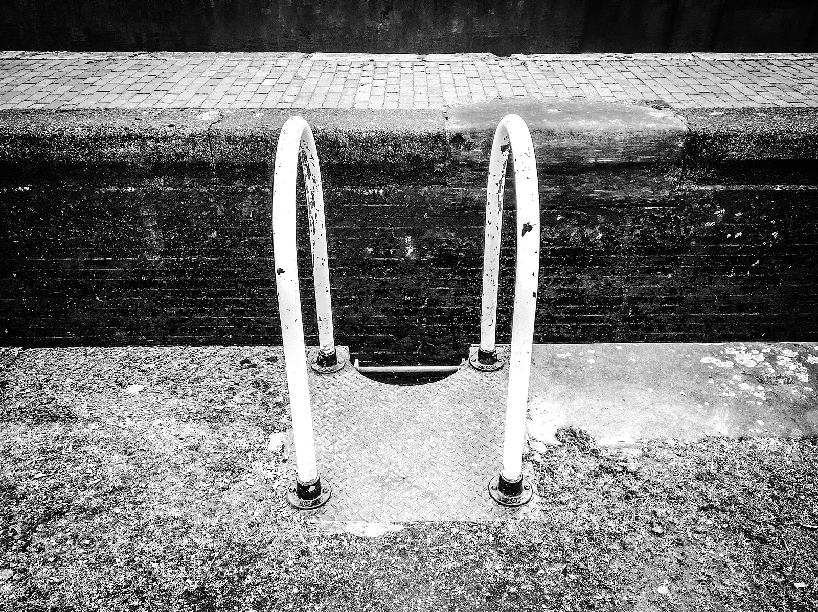 Apple iPhone 6s sample photo. Lock photography