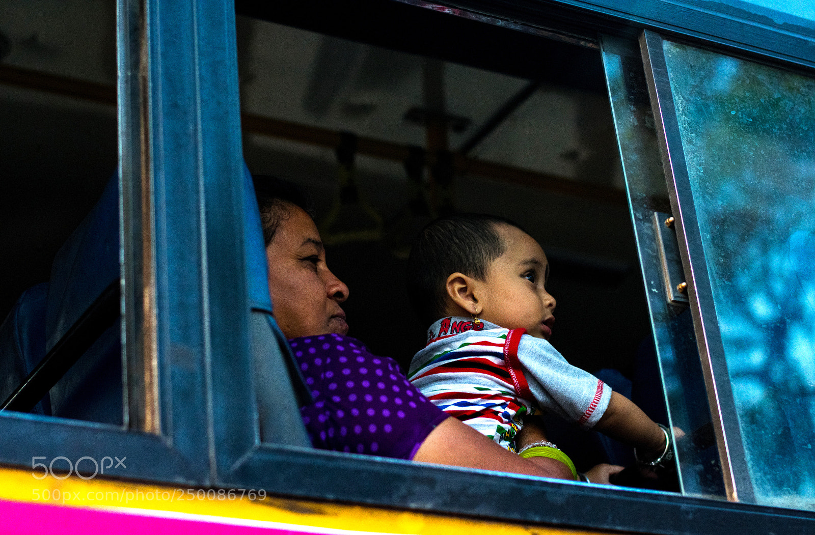 Nikon D3400 sample photo. Bus ride photography