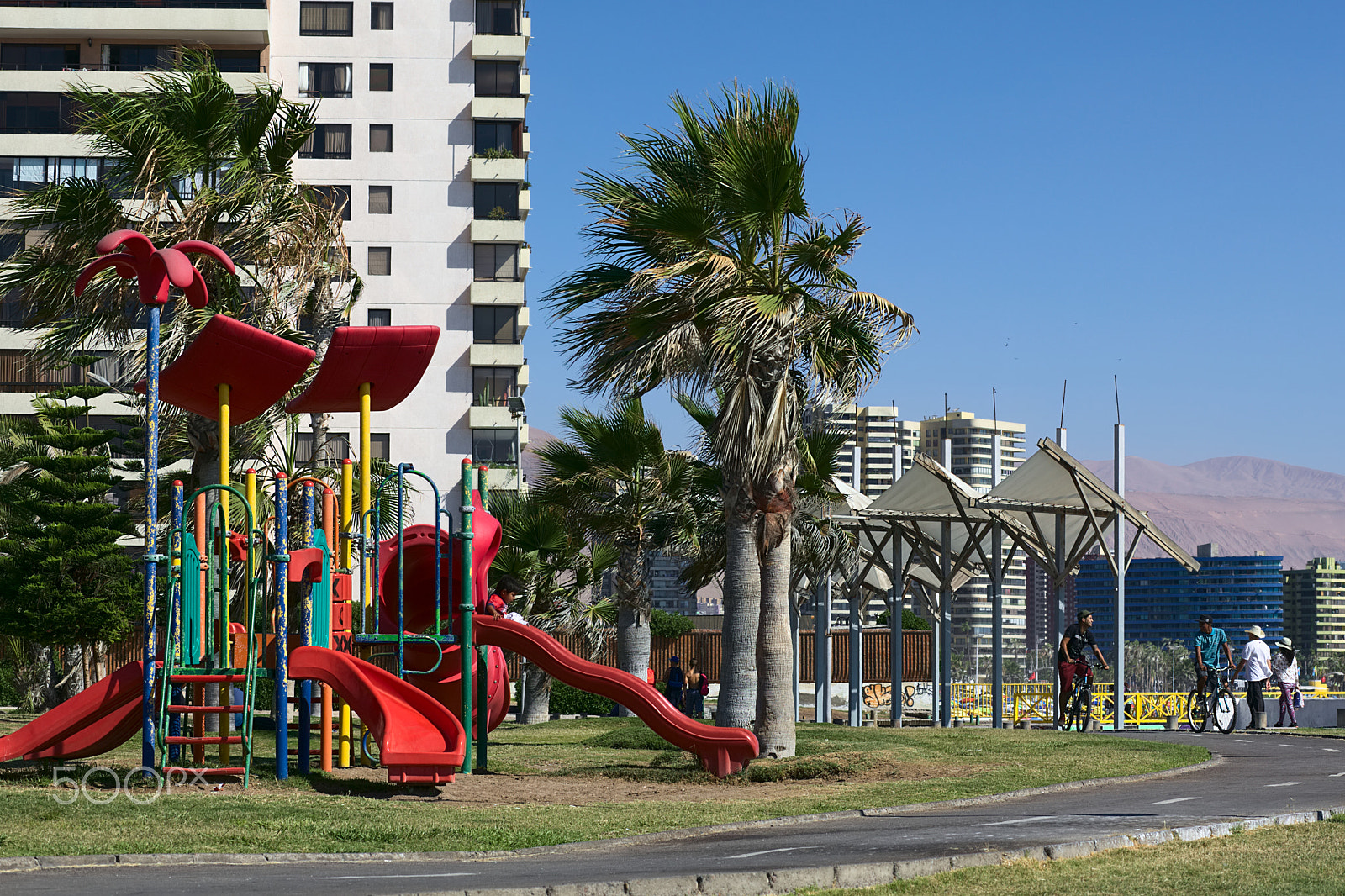 Canon EOS 5D Mark II + Canon EF 85mm F1.8 USM sample photo. Playground along cavancha beach in iquique, chile photography