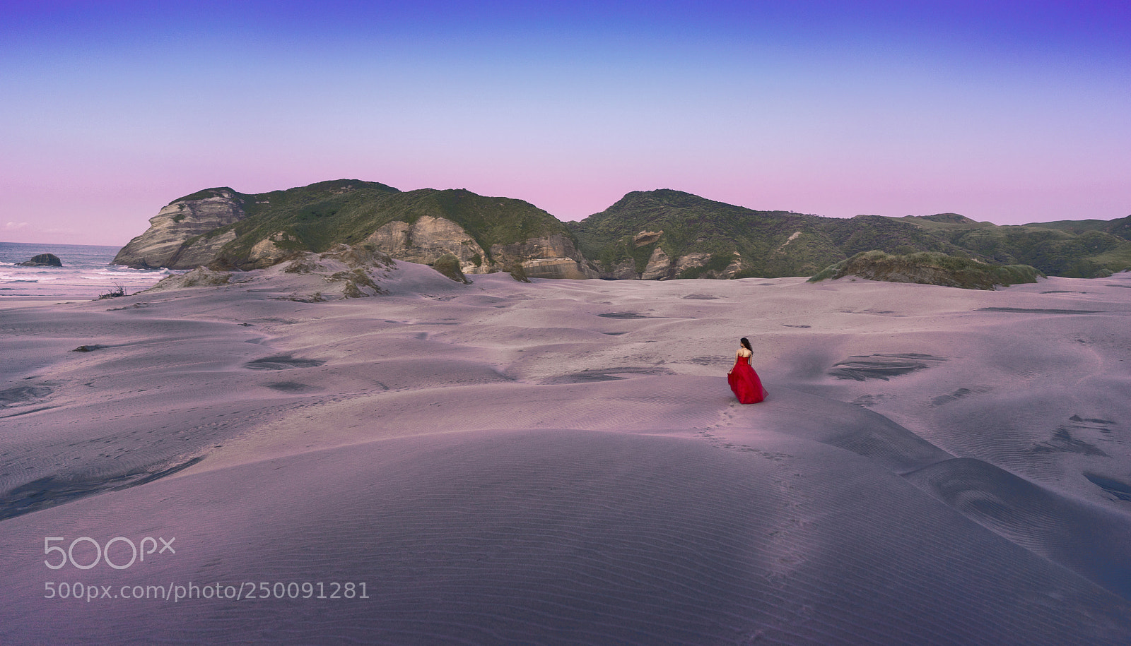 Sony a7 II sample photo. The lady is searching photography