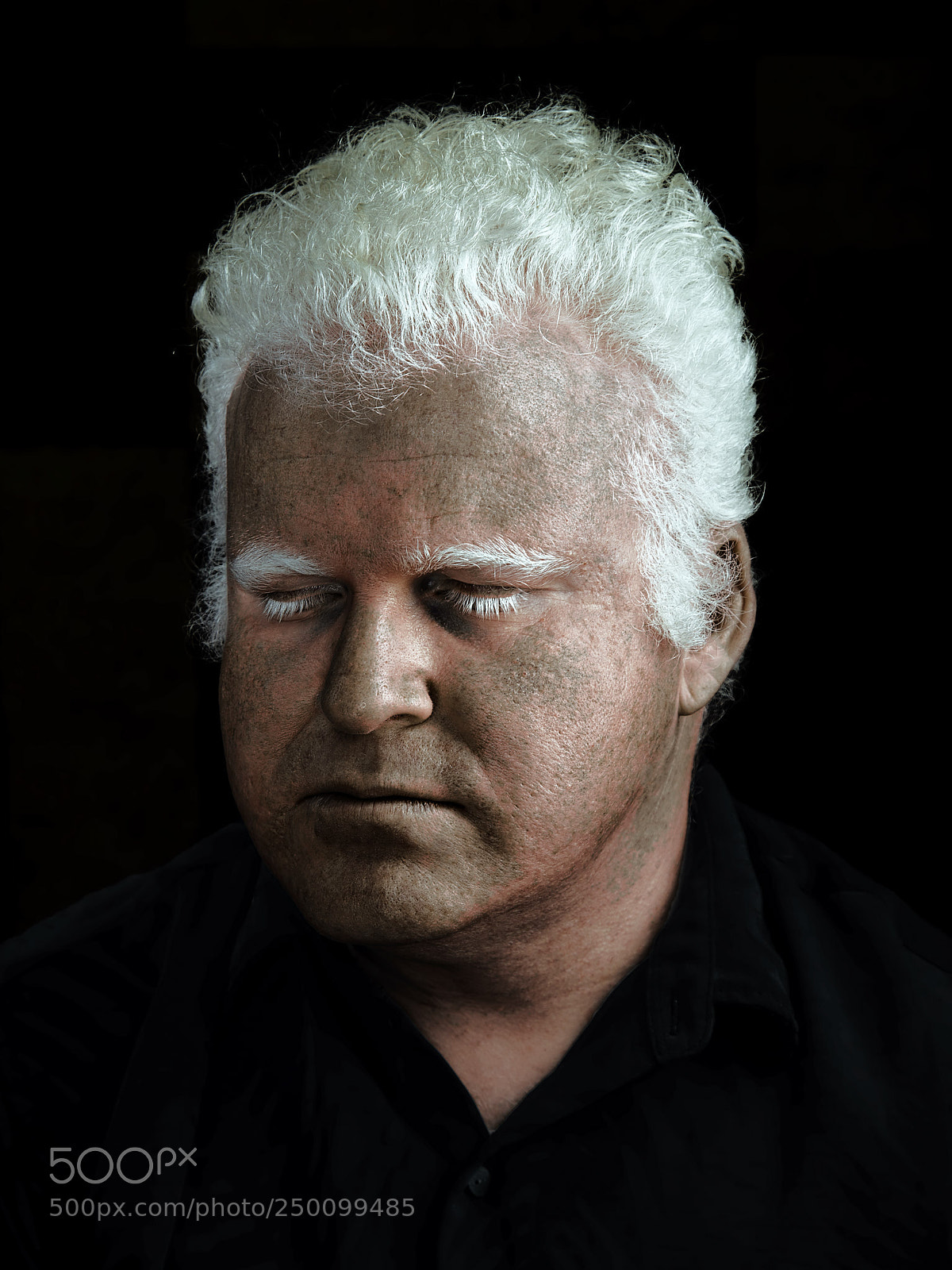 Canon EOS 5D Mark IV sample photo. Ray vazira poertrait ipad photography