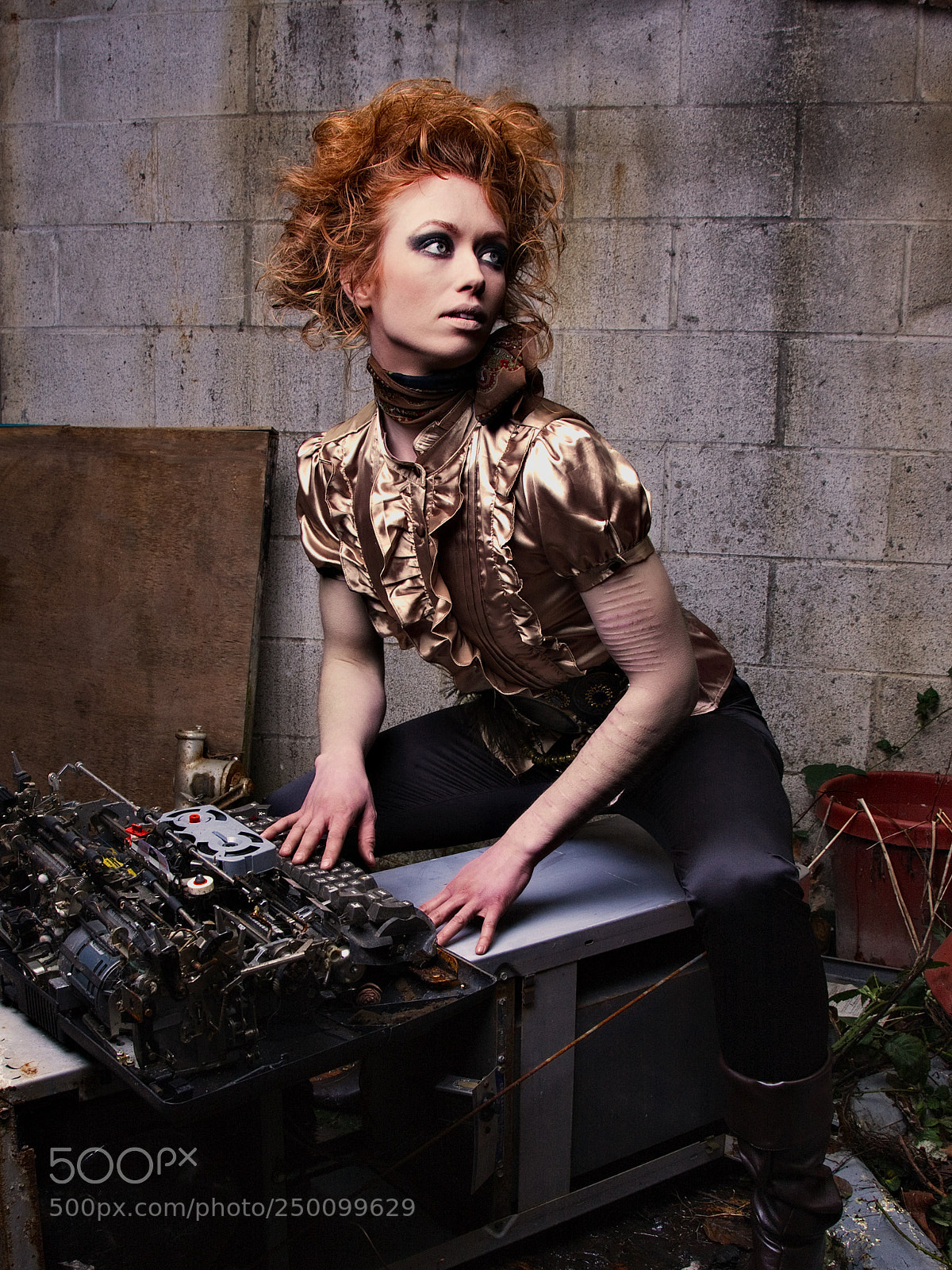 Canon EOS 40D sample photo. Anne w typewriter photography