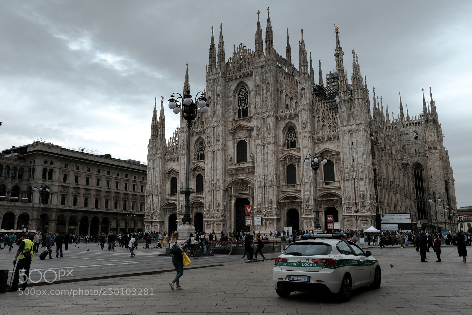 Fujifilm X100F sample photo. Milan photography