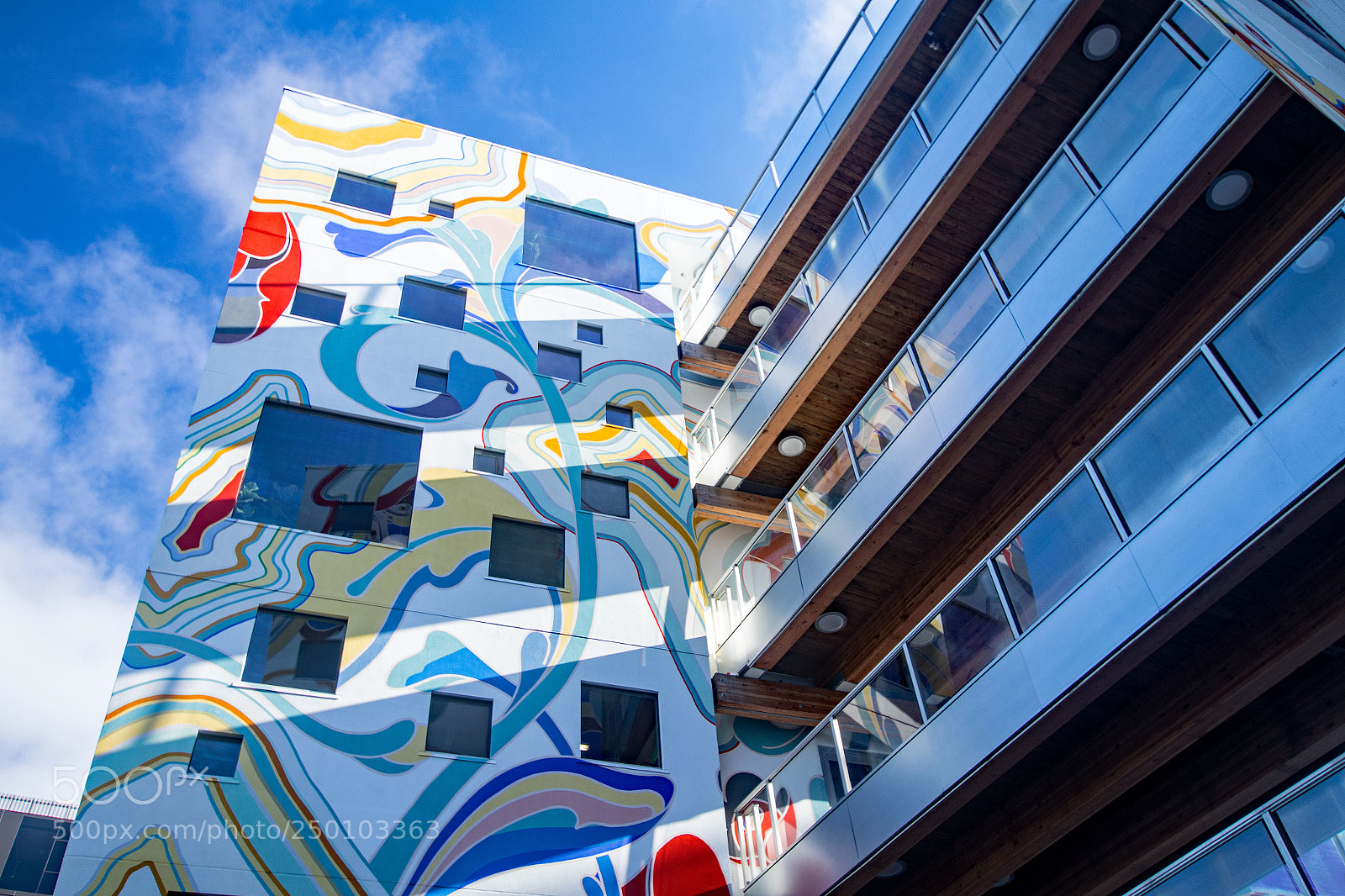 Canon EOS 7D Mark II sample photo. Dumbbell bldg. shadows photography